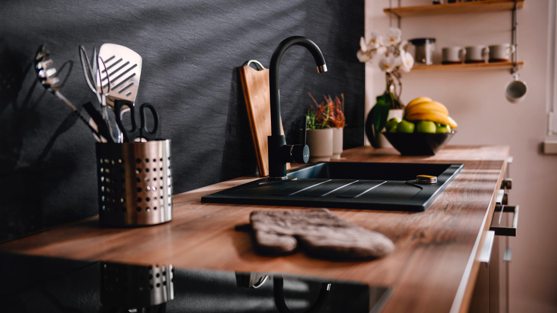The incomparable beauty of black in design: the Favorita range in black granites