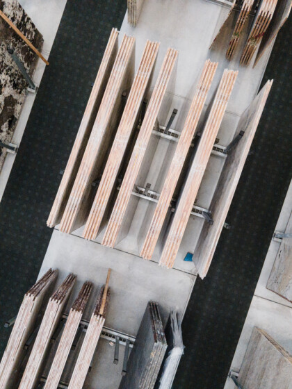 Natural stone cladding: the art of decorating spaces with elegance and versatility