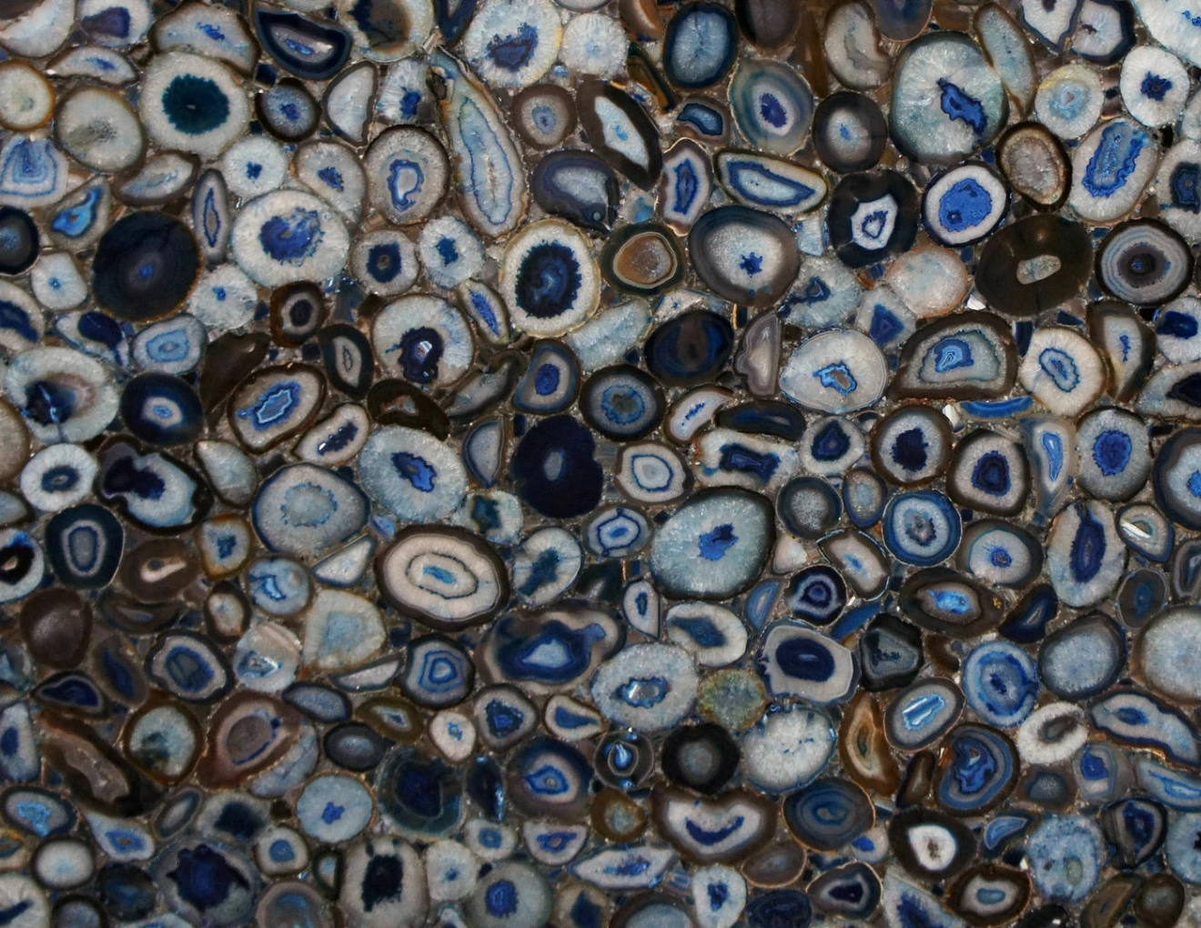 Semiprecious blue agata extra